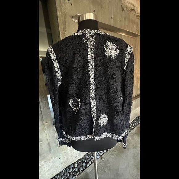 Vintage Chanel Guipure collarless lace jacket - Picture 2 of 10